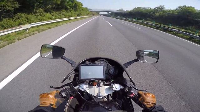 FZR250 高速道路 смотреть онлайн
