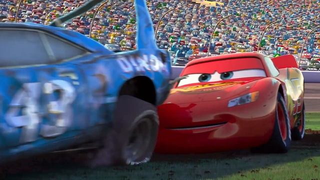 Relâmpago McQueen Ajuda O Rei! | Pixar Carros