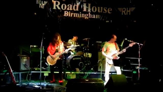 The Zeppelin 3 - The Wanton Song / Black Dog (tribute band live performance) смотреть онлайн