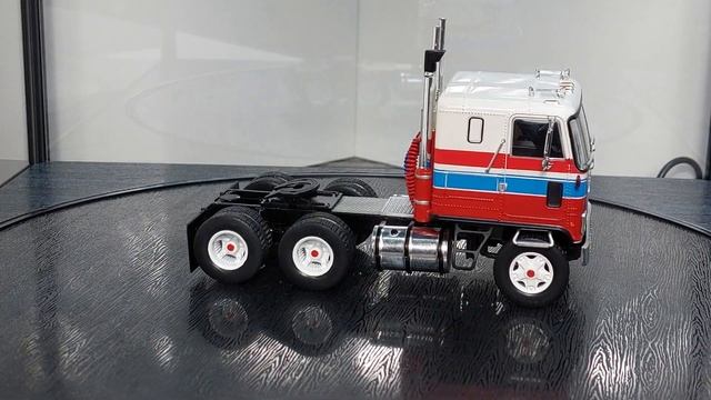 American Truck Collection GMC Astro 95 1970 Ixo 1:43 смотреть онлайн