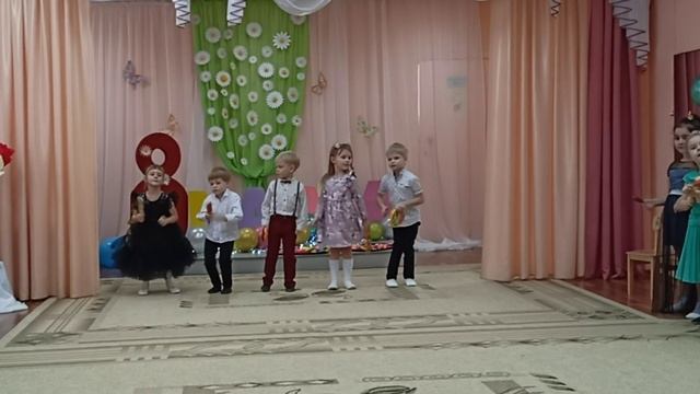 На утреннике смотреть онлайн