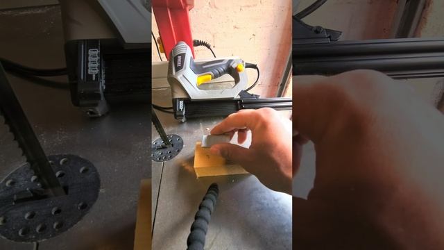 Titan vs Stanley ,Manual vs Electric stapler. смотреть онлайн