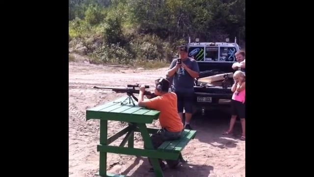 Je tire avec ma carabine (calibre 308) смотреть онлайн