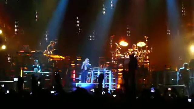 In Pieces - Linkin Park Concert @ Paris Bercy смотреть онлайн