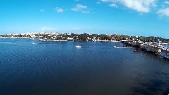 Lantana Park FL (UpAir One Footage) смотреть онлайн