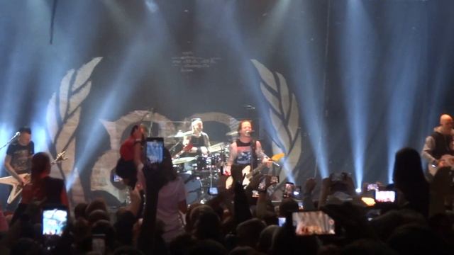 Stone Sour - Through Glass (live in Rostov) смотреть онлайн