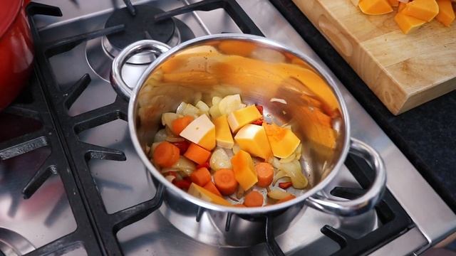 Homemade Spicy Butternut Squash Soup смотреть онлайн