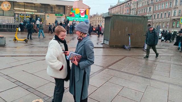 Харинама около метро "Василеостровская", 22.03.2024 смотреть онлайн