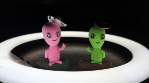 Лепим из воздушного пластилина инопланетян