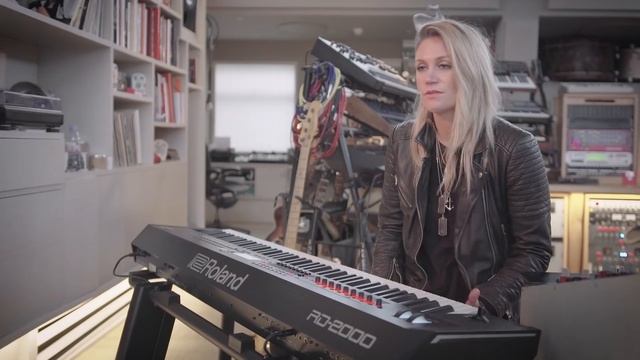 Berenice Scott comments for the Roland RD-2000 смотреть онлайн