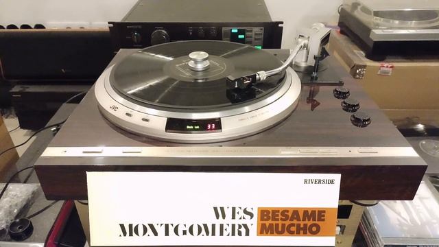 VICTOR / JVC QL-Y7F playing WES MONTGOMERY "Besame Mucho" (1983) | Side 2 смотреть онлайн