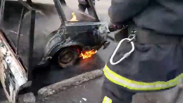 Загоревшая машина. Снимал я. смотреть онлайн