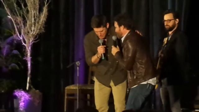 Jensen and Jared last question with singing смотреть онлайн