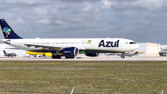 Azul Airlines departed from Fort Lauderdale Airport to Viracopos International Airport смотреть онлайн