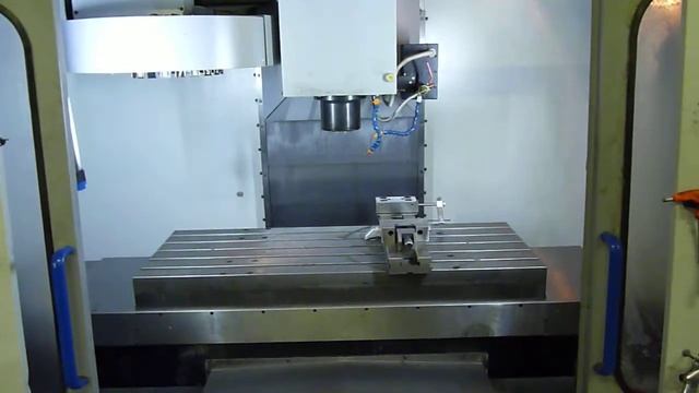 Centre d'usinage Métal Haas - Mikron VCE 1000 смотреть онлайн
