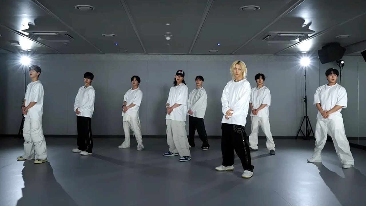 Stray Kids - "Walkin On Water" | Dance Practice [MIRRORED] смотреть онлайн