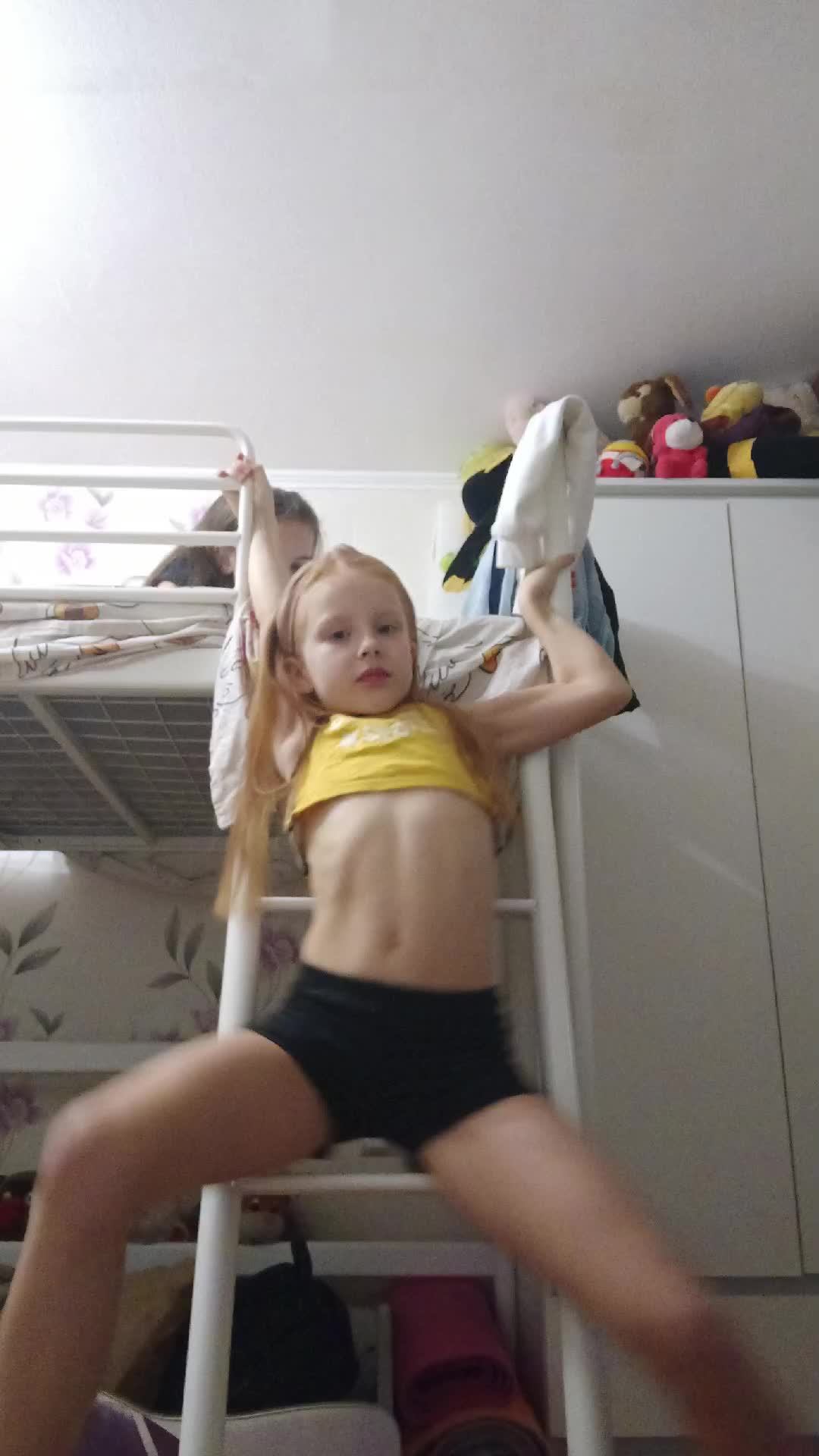 снимаю с сестрой смотреть онлайн