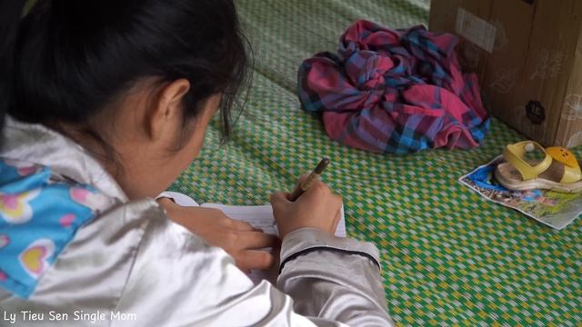 Finding The Child's Father's Address, 17-Year-Old Single Mother Decides To Look For Her Child