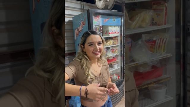 Tomando una soda con la chula смотреть онлайн