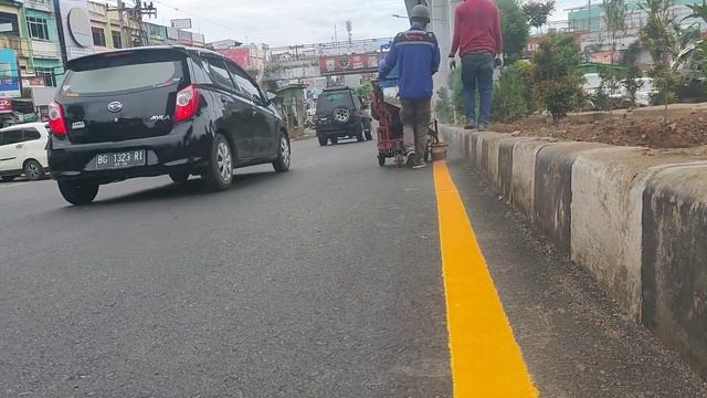 Pembuatan Marka Jalan Warna Kuning