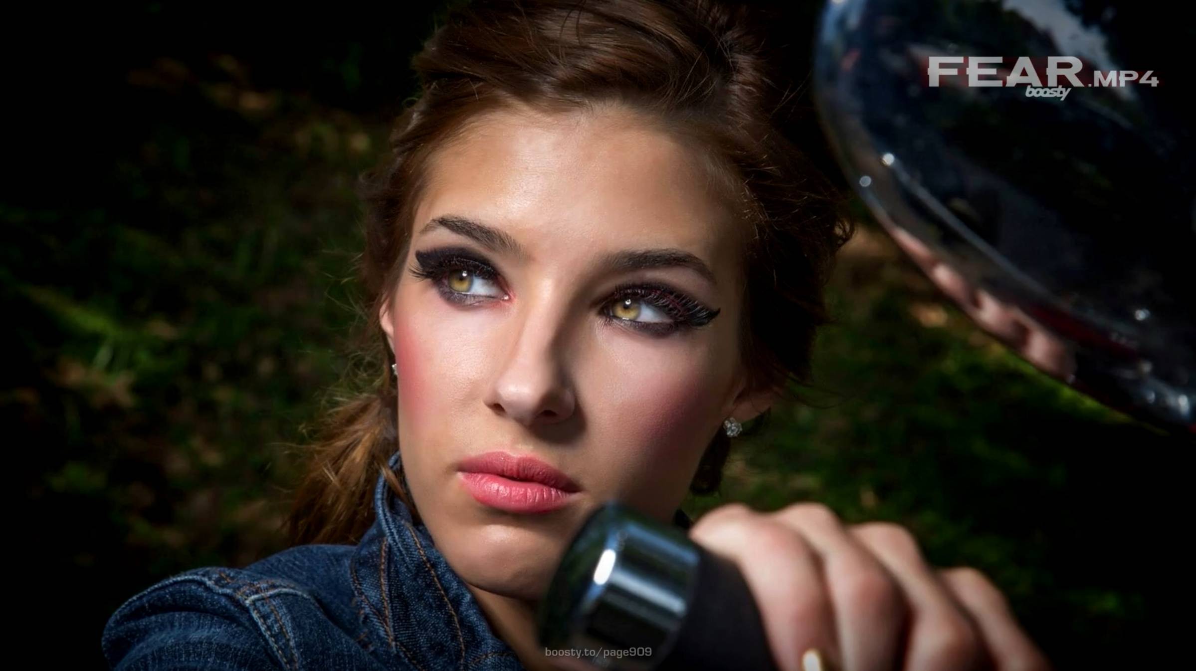 За закрытыми дверями смотреть онлайн