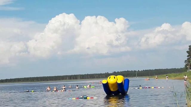 Лето Жара Пляж. Роща смотреть онлайн