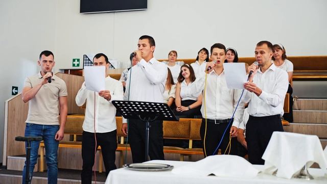 Пение братья - "Вновь у Голгофы склоняюсь я" смотреть онлайн