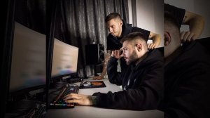 песня она делит со мной вайб