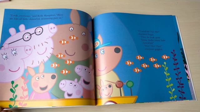 Reading Peppa Pig Book - Peppa Loves Great Barrier Reef - Children Story Time смотреть онлайн