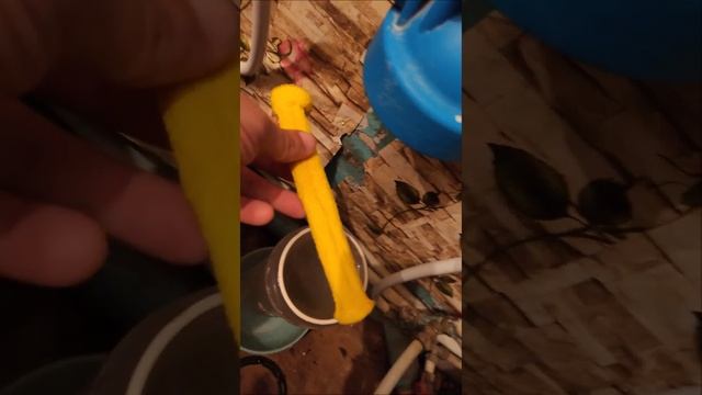 И такое бывает. Установили Валик вместо картриджа. This WEIRD Plumbing Hack Will Blow Your Mind? смотреть онлайн