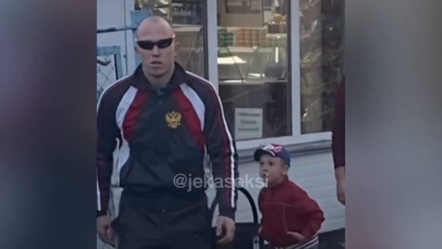 Пацанские цитаты. Выпуск 4. "Иногда меня преследуют умные мысли... Но я быстрее..." смотреть онлайн