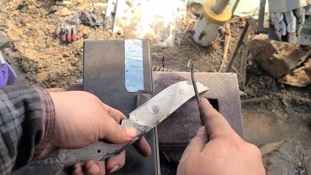 Make knives for "messtincooking" just for dinner. смотреть онлайн