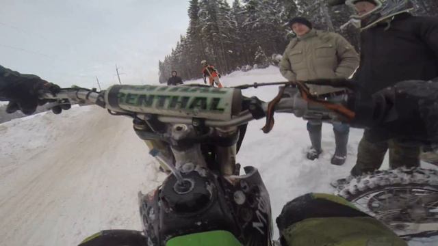 12 метровый пролёт Макса (кавасаки 250) вид с переди смотреть онлайн