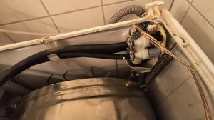 Ремонт стиральной машинки Miele. Ошибка подачи воды Reparatur von Waschmaschinen Miele
