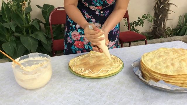 I made a Napoleon cake and an ant's nest for the tea table смотреть онлайн