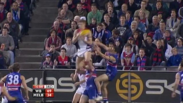 Ricky Petterd's Mark Of The Year Contender - Round 15, 2011 смотреть онлайн