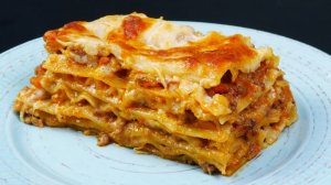 Настоящая Лазанья с соусом болоньезе и бешамель.