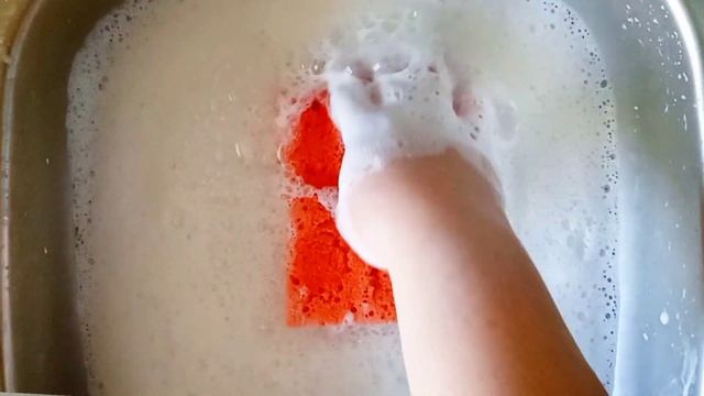 ASMR #washing #soap #soapsuds #spongesqueeze #asmrsponge/#мыло #мыление #асмрмыло #губки #asmrvideo