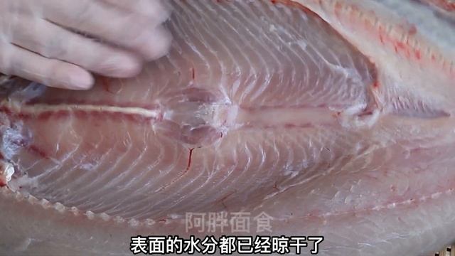 天一冷该做腊鱼了，教会你传统做法，从选鱼到风干，腊味足有嚼劲【阿胖面食】 смотреть онлайн