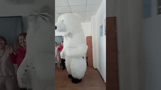 Белый ростовой мишка ярко поздравит вас на вашем мероприятии!❤️г. Астана 8 702 634 42 46 смотреть онлайн