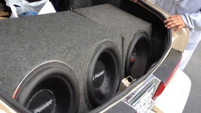 1996 Buick roadmaster slab bangin to 3 15s on 4000 watts an смотреть онлайн