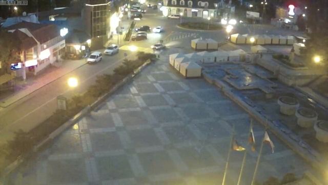 Вебкамера "Площадь Советская". Запись 21.04.2017 20:00:04 смотреть онлайн