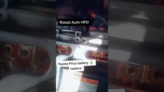 Toyota Prius hybrid Battery ( Inverter ) Replace смотреть онлайн