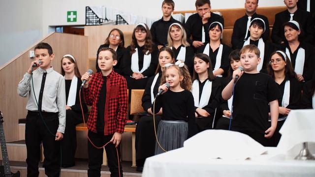 Он всегда оберегает. Пение дети. смотреть онлайн