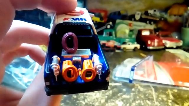 Greenlight Hobby Exclusive 2018 Chevrolet Silverado 1500 AMR Safety Truck смотреть онлайн