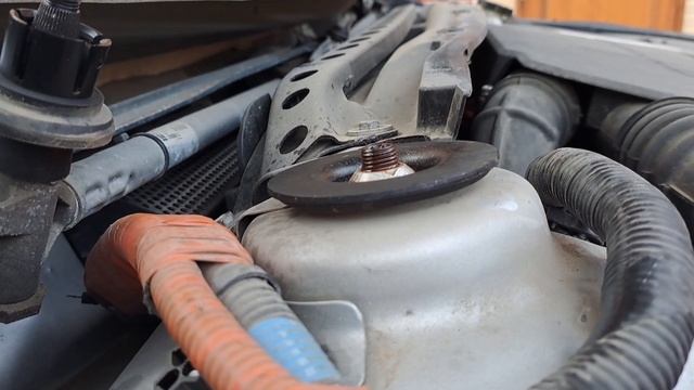 Chevrolet Volt Mk1 Strut Mount Gap Play And Noise Reason.