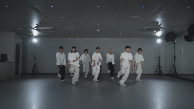[MIRRORED] Stray Kids Walkin On Water Dance Practice Video смотреть онлайн