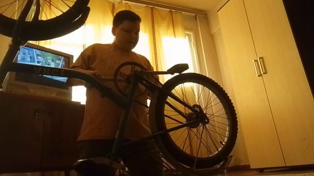 я проверил велосипед и показал как правильно его проверить смотреть онлайн