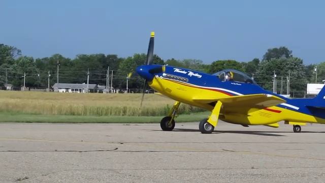 Thunder Mustang at Eaa Chapter 865 Fly-IN 2011 смотреть онлайн