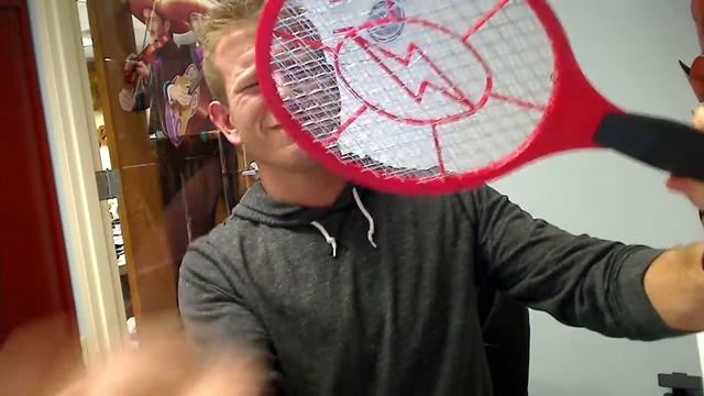 Electric Bug Zapping Racket смотреть онлайн